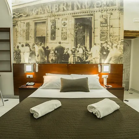 Chiaia 197 Deluxe 4* Naples