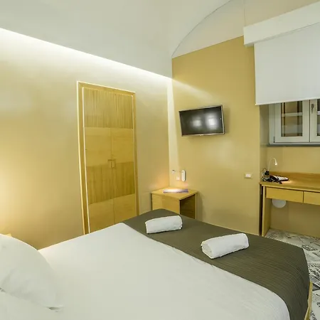 Chiaia 197 Deluxe 2* Napoli