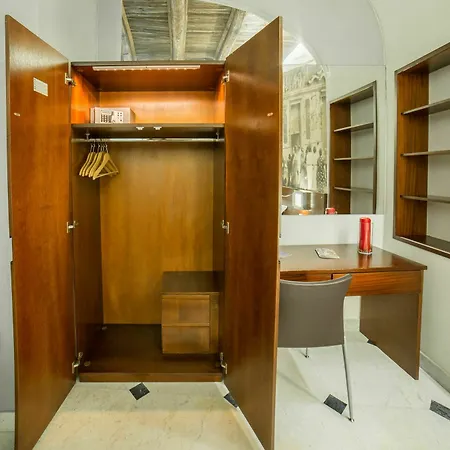 Chiaia 197 Deluxe 2* Napoli